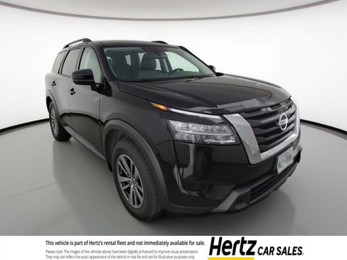 Used 2025 Nissan Pathfinder SV image 1