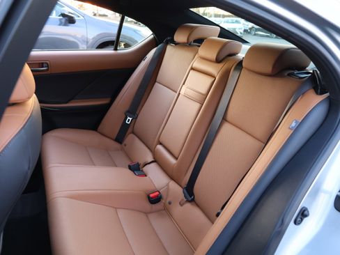 Certified 2025 Lexus IS 350 F Sport image 36