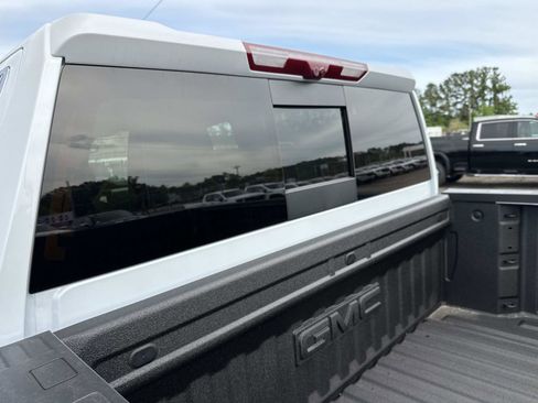 New 2026 GMC Sierra 2500 Denali w/ Denali Reserve Package AWD/4WD image 12