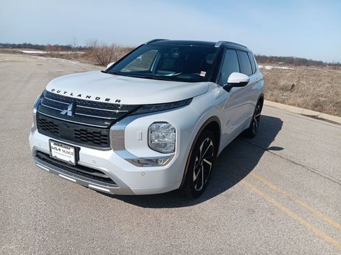 Used 2023 Mitsubishi Outlander SEL 40th Anniversary image 6