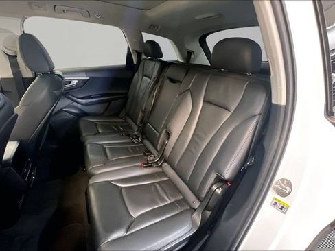 Used 2023 Audi Q7 3.0T Premium w/ Convenience Package AWD/4WD image 24