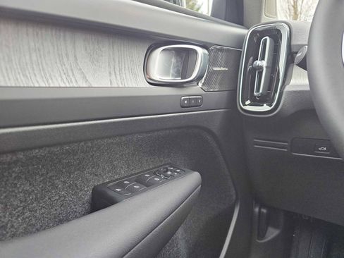 New 2026 Volvo XC40 B5 Plus w/ Protection Package Premier image 31