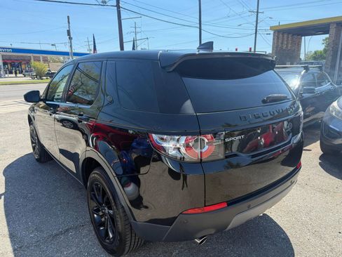 Used 2017 Land Rover Discovery Sport SE image 7