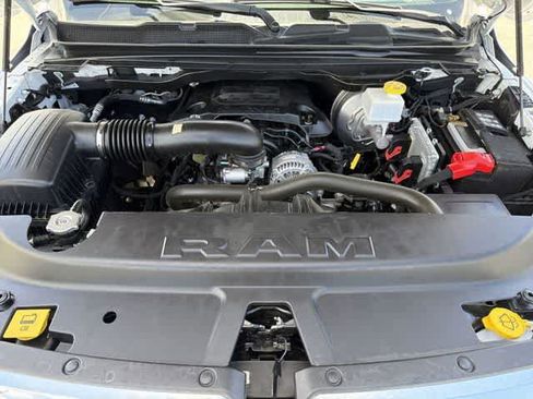 Used 2022 RAM 1500 Laramie AWD/4WD image 11