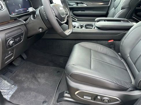 New 2024 Jeep Wagoneer 4WD w/ Premium Group I image 12