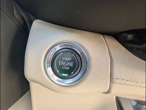 Used 2021 Buick Envision Essence w/ Technology Package I FWD image 13
