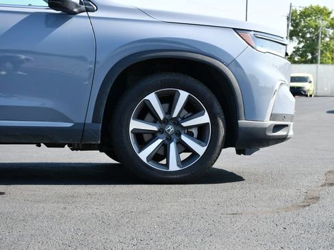 Certified 2025 Honda Pilot Touring image 9