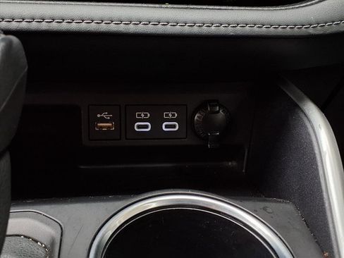 Certified 2023 Toyota Highlander XLE image 11