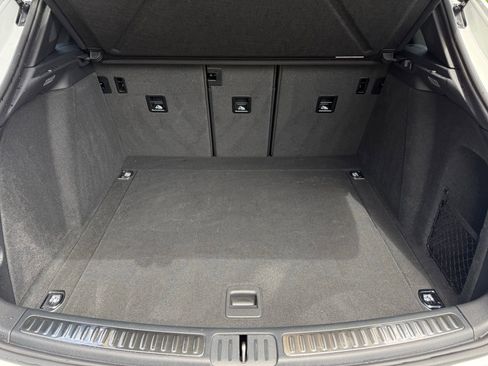 Certified 2025 Porsche Macan image 34