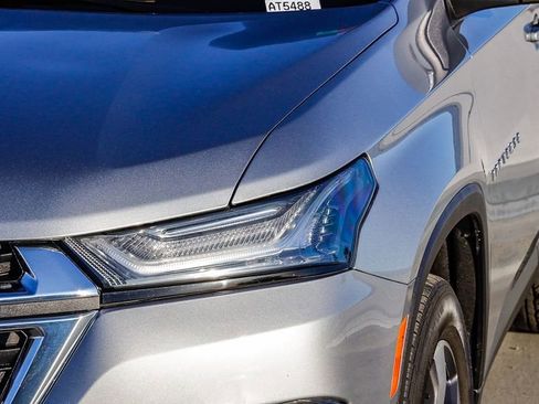 Used 2023 Chevrolet Traverse LT w/ LT Premium Package image 5