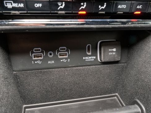 Used 2022 Jeep Grand Cherokee Overland RWD image 26