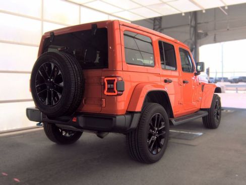 Used 2023 Jeep Wrangler Unlimited Sahara w/ Cold Weather Group AWD/4WD image 2