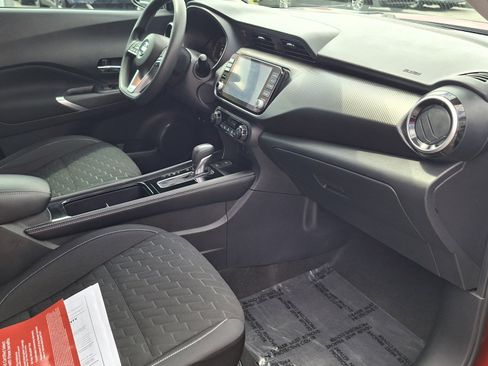Used 2021 Nissan Kicks SV FWD image 22