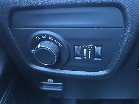 New 2025 Jeep Grand Cherokee Altitude image 44