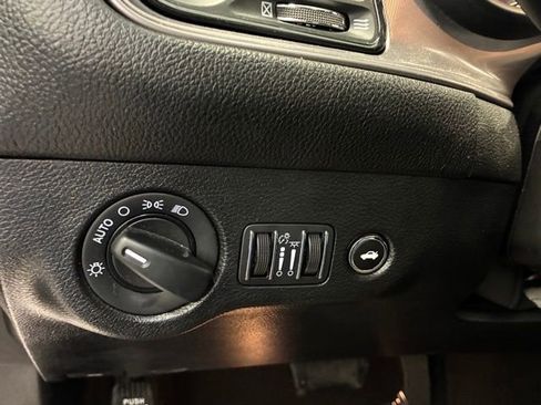 Used 2023 Dodge Challenger SXT image 16