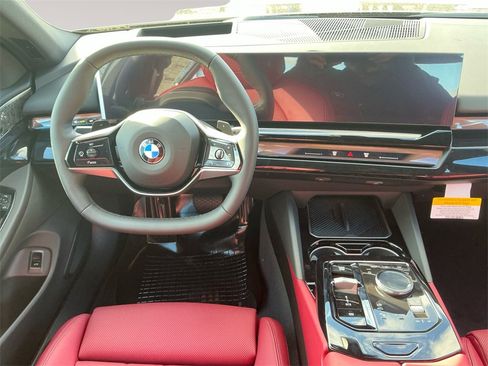 New 2026 BMW 530i xDrive w/ Premium Package image 10