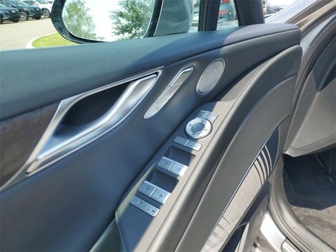 New 2023 Genesis G80 Base image 7