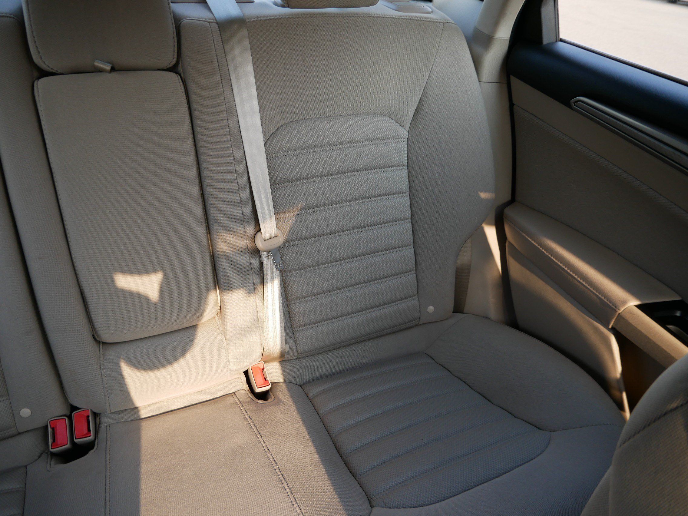 Used 2017 Ford Fusion SE FWD image 14