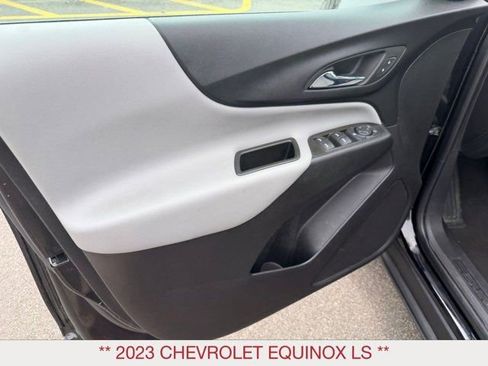 Used 2023 Chevrolet Equinox LS AWD/4WD image 9
