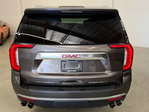 Used 2021 GMC Yukon Denali w/ Denali Premium Package AWD/4WD image 8