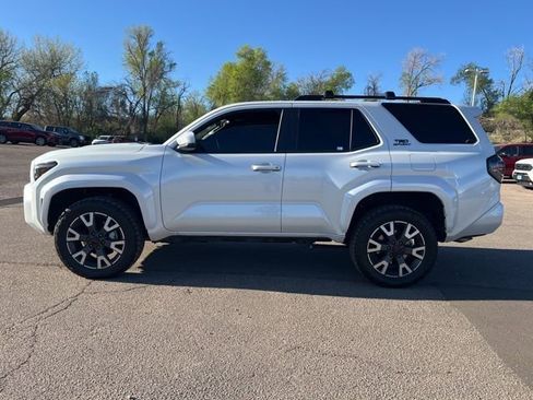 Used 2025 Toyota 4Runner TRD Sport image 2