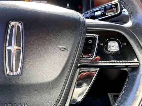 Used 2020 Lincoln Aviator Reserve w/ Elements Package Plus image 28