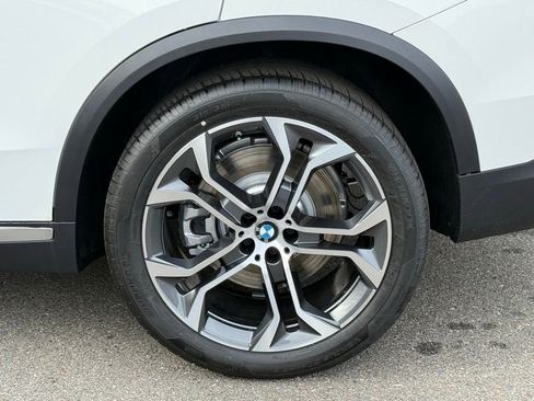 New 2026 BMW X5 xDrive50e image 17