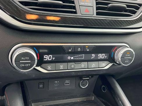 Used 2023 Nissan Altima 2.0 SR FWD image 31