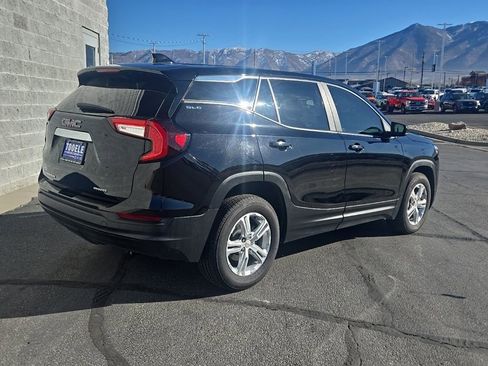 Used 2024 GMC Terrain SLE image 3