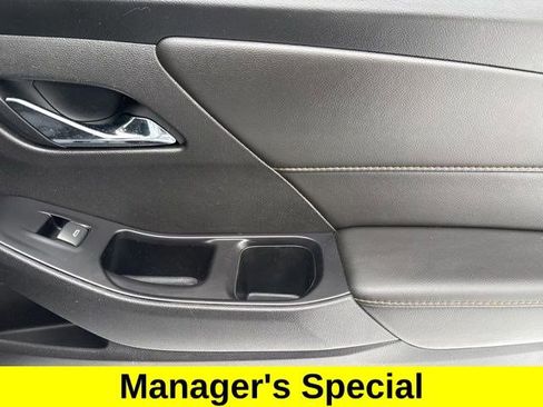 Used 2020 Chevrolet Traverse RS image 41