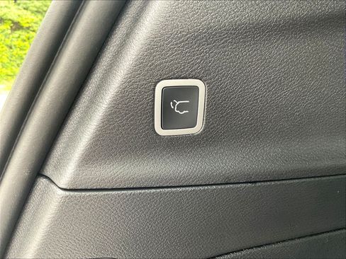 New 2026 Chrysler Pacifica Select FWD image 23