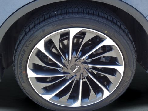 Used 2025 Lincoln Aviator Reserve w/ Equipment Group 201A AWD/4WD image 9