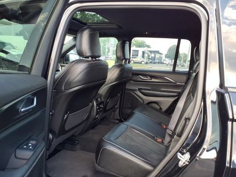 Used 2025 Jeep Grand Cherokee Altitude AWD/4WD image 20