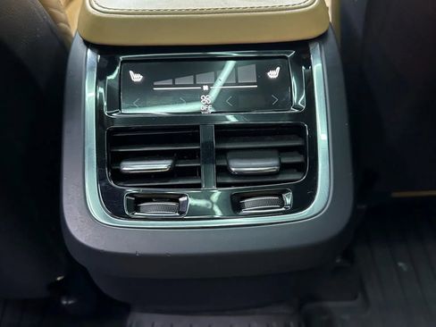 Used 2016 Volvo XC90 T6 Inscription w/ Vision Package image 24