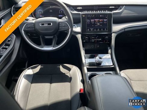 Certified 2025 Jeep Grand Cherokee Altitude w/ MOPAR Finishing Package AWD/4WD image 15