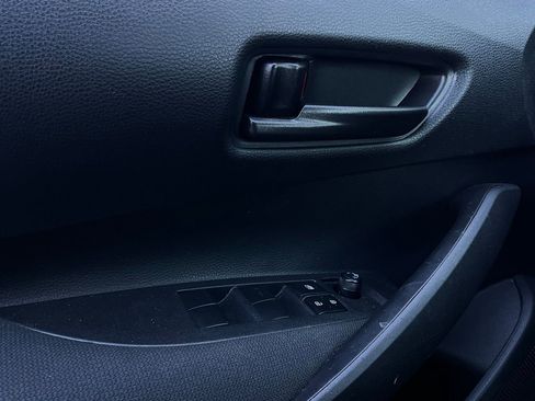 Used 2025 Toyota Corolla LE image 19