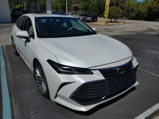 Used 2019 Toyota Avalon Limited video 1