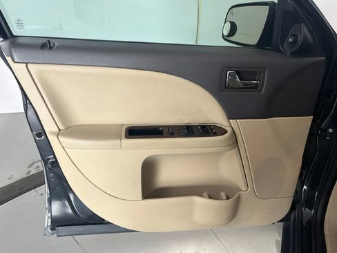 Used 2009 Ford Taurus SEL FWD image 25