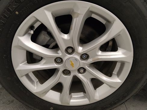 Used 2020 Chevrolet Equinox LS image 31