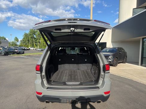 Used 2021 Jeep Grand Cherokee Trailhawk w/ Trailhawk Luxury Group AWD/4WD image 15