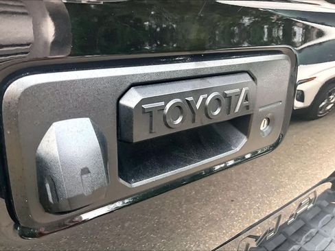 Certified 2018 Toyota Tacoma TRD Sport AWD/4WD image 30