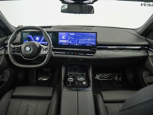 Used 2026 BMW 530i xDrive w/ Premium Package AWD/4WD image 14