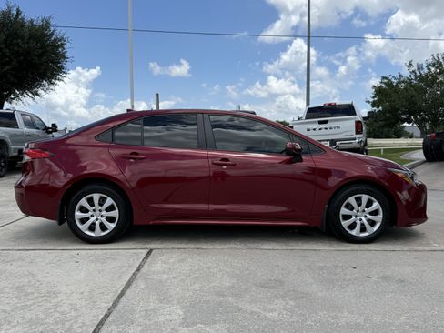 Used 2025 Toyota Corolla LE FWD image 3