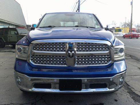 Used 2017 RAM 1500 Laramie w/ Convenience Group image 8