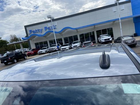 Used 2024 Chevrolet Silverado 1500 LT AWD/4WD image 28