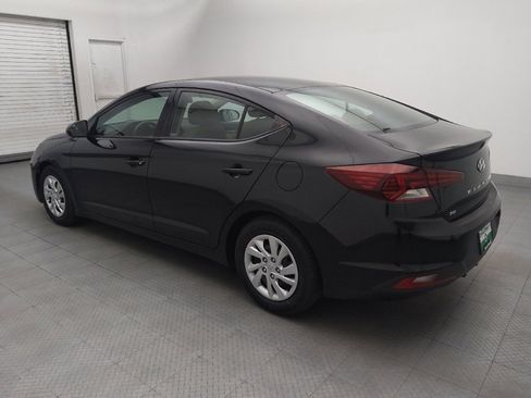 Used 2019 Hyundai Elantra SE FWD image 3