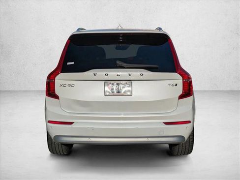 Used 2022 Volvo XC90 T6 Momentum w/ Advanced Package image 7