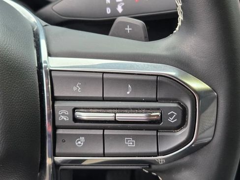 Used 2025 GMC Acadia Denali FWD image 24