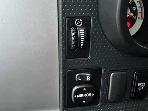 Used 2013 Toyota FJ Cruiser 4WD image 22