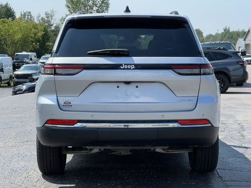 Used 2025 Jeep Grand Cherokee Limited AWD/4WD image 47